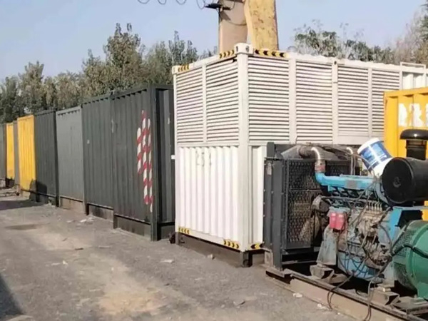 长宁200KW柴油发电机机组每小时油耗是多少?